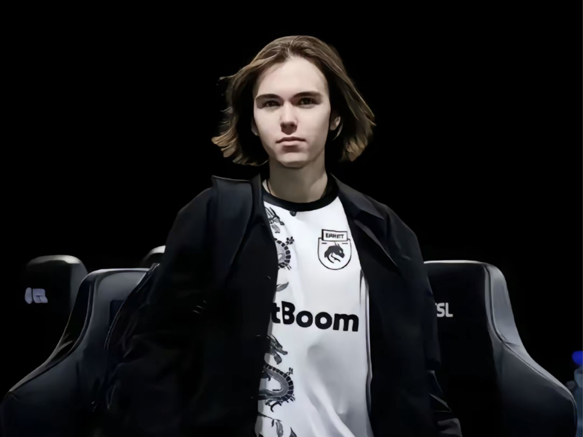 历届S赛单场分均输出排名：Uzi大嘴第二，Chovy是前十名唯一中单