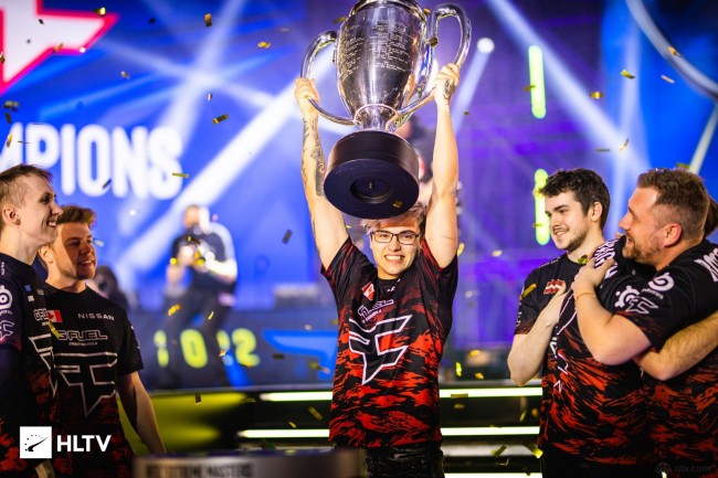 解说Munch评价RNG新阵容：这次Xiaohu可以carry